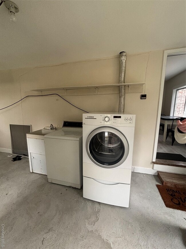 Building Photo - 75 Verbank Rd