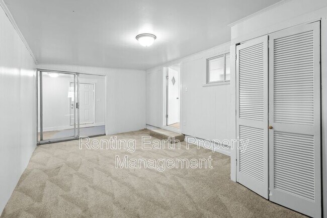 Building Photo - 108 E Ann Dr SW