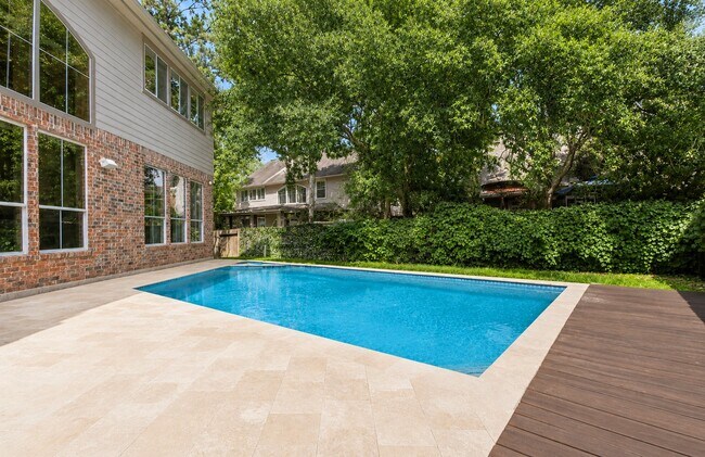 Building Photo - 18 Degas Park Dr