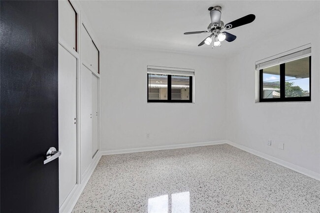 Building Photo - Southeast 9th Court, Hialeah, FL 33010 - 3...