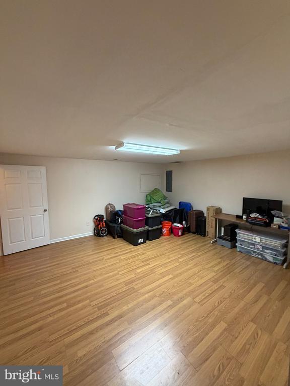 Building Photo - 281 Tall Oak Dr