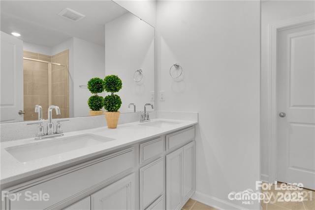 Building Photo - 2410 Arbor Loop Dr