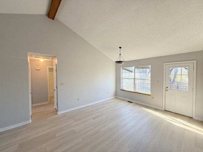 Building Photo - 13001 Virginia Ct