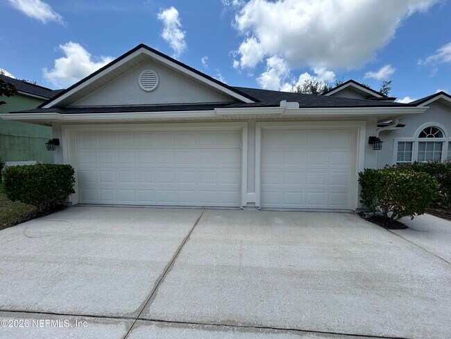 Building Photo - 13916 Fish Eagle Dr E