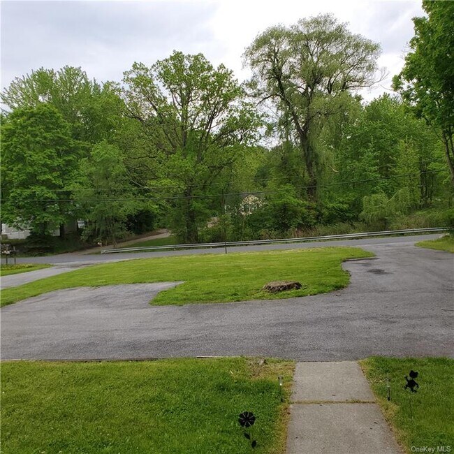 Building Photo - 32 Bircher Ave