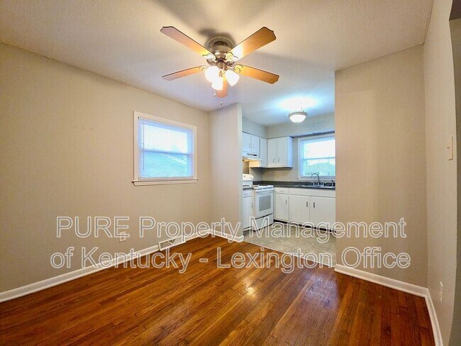 Building Photo - 304 Radcliffe Rd