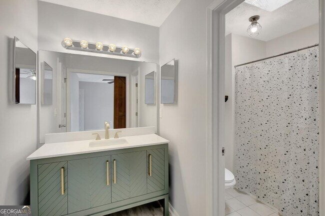 Building Photo - 506 Iris Glen