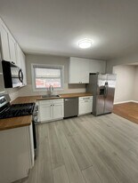 Building Photo - 7202 W Crain St