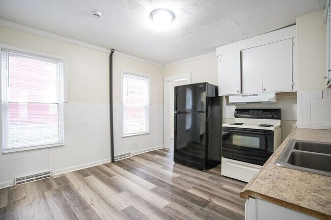 Building Photo - 51-53 Leyfred Ter