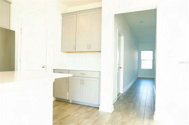 Building Photo - 3048 Ella Wy