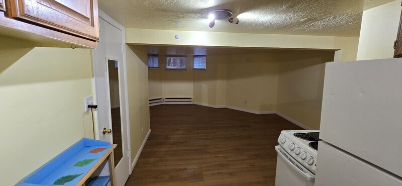 Building Photo - 1057 S 900 E