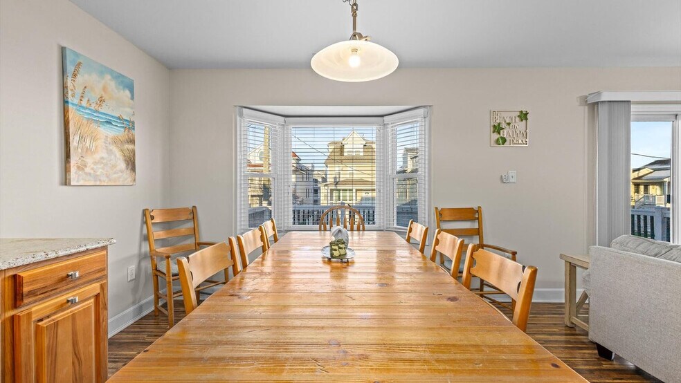 Building Photo - 814 Brighton Pl