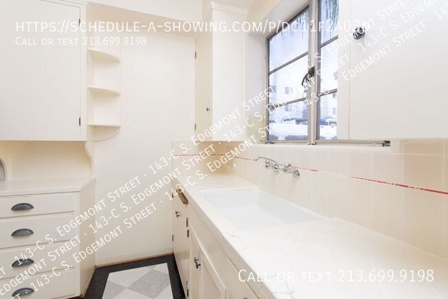 Building Photo - 143 S Edgemont St