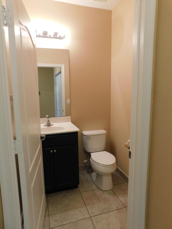 Building Photo - 9516 SW Merlin Ct