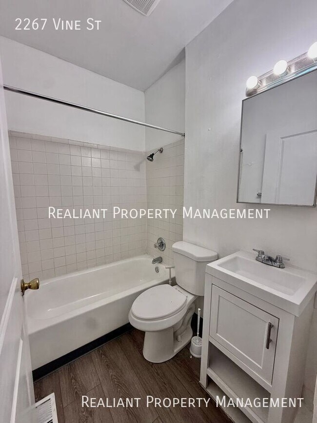 Building Photo - 2267 Vine St