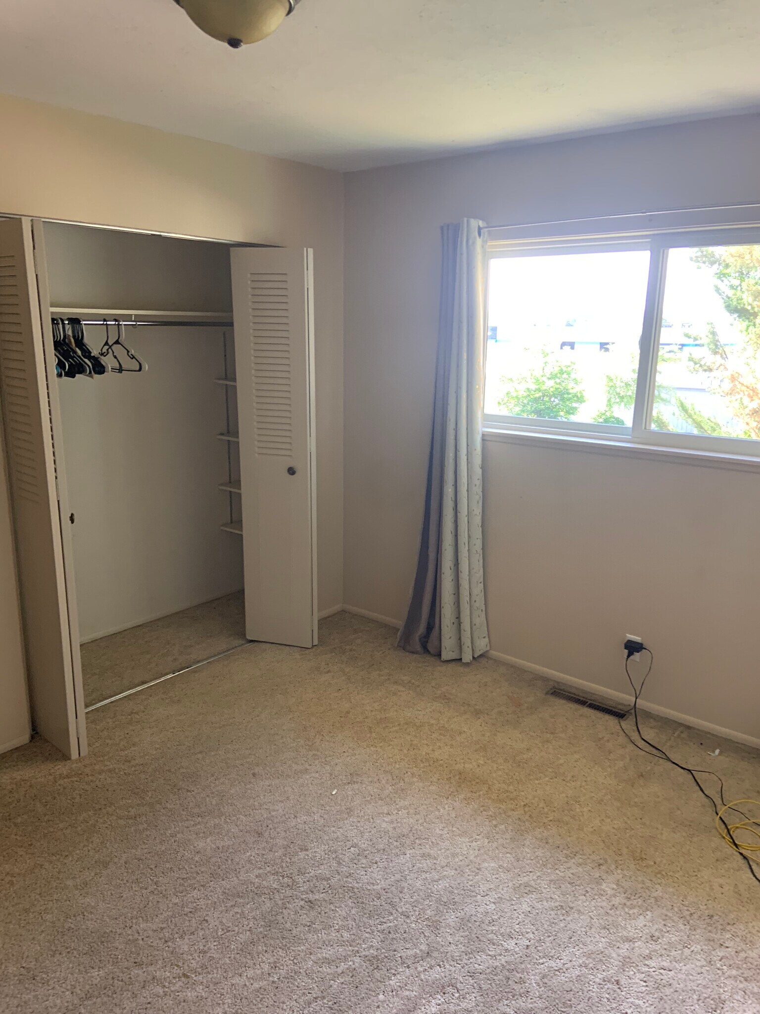 Building Photo - 2021 Canyon Dr