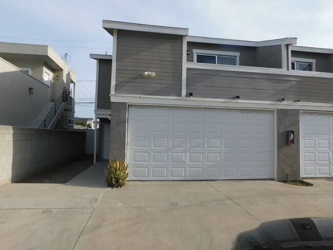 Building Photo - ALH7811