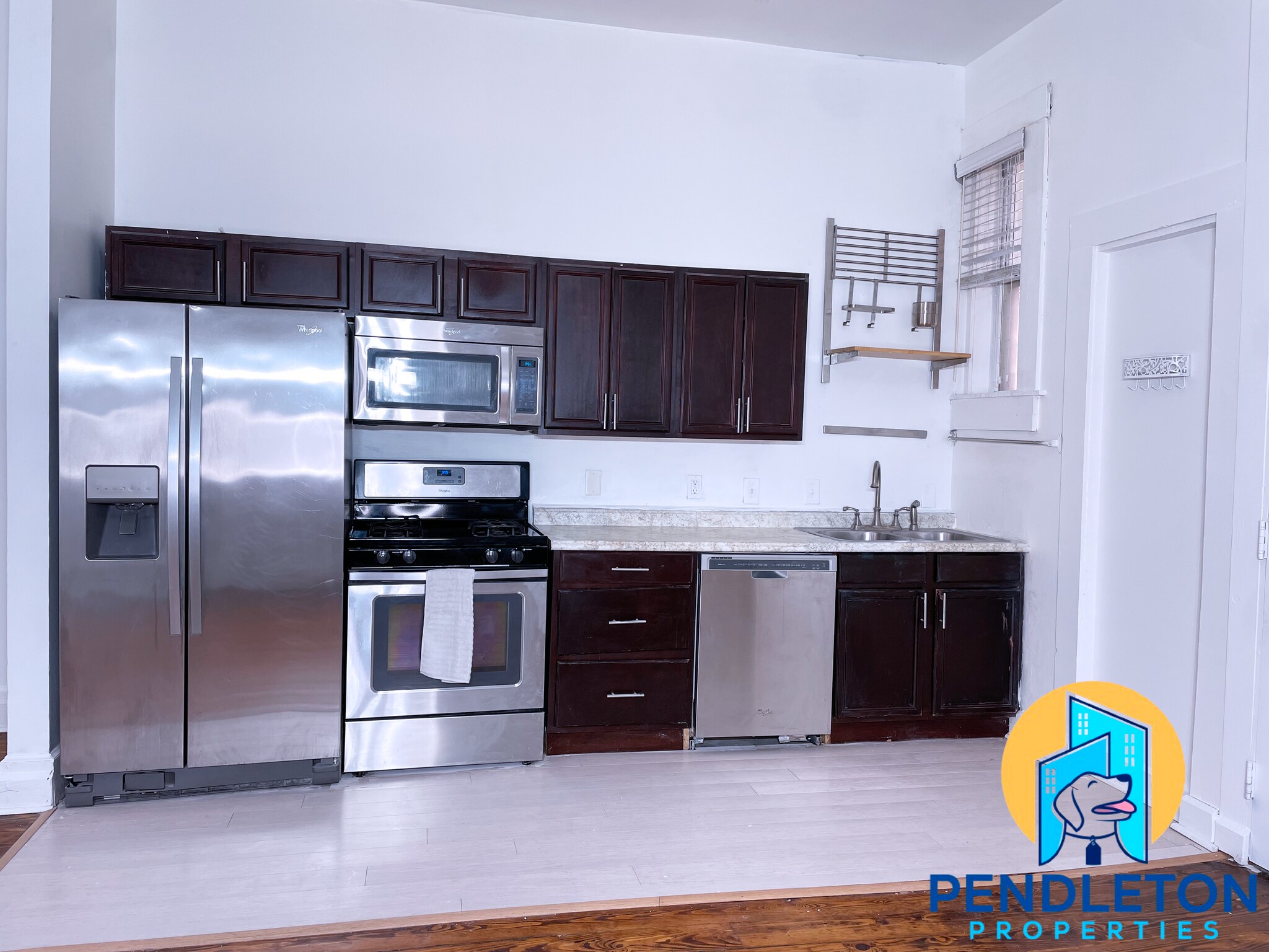 Building Photo - 521 E 13th St