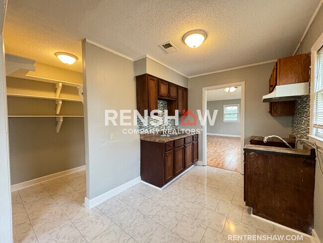 Building Photo - 3932 Dearborn St