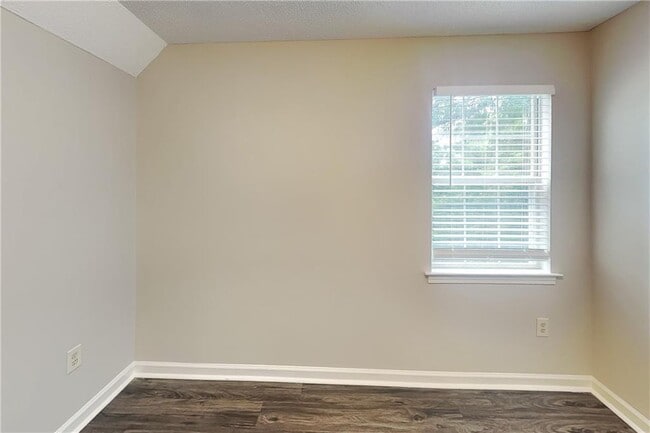 Building Photo - 125 Azalea Dr