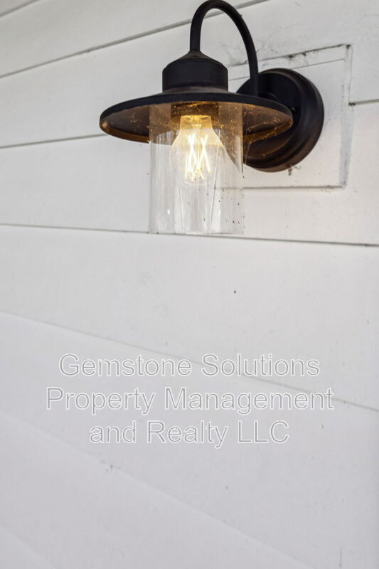 Building Photo - 1609 9th Ave N
