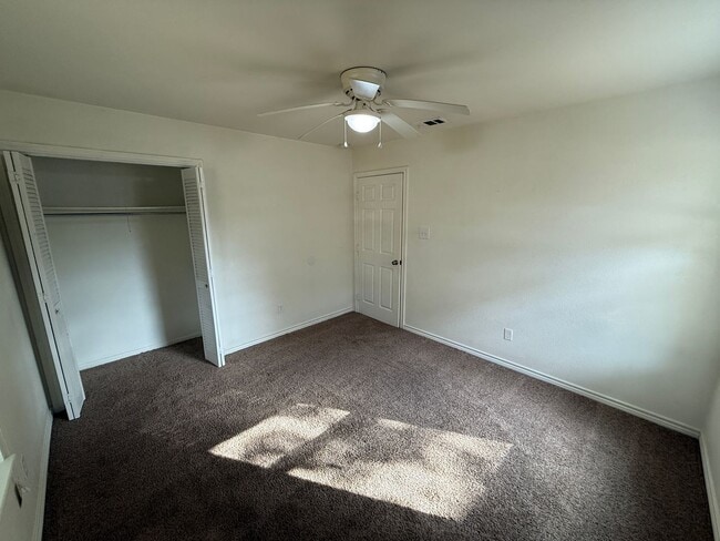 Building Photo - 3417 Timberlane Dr