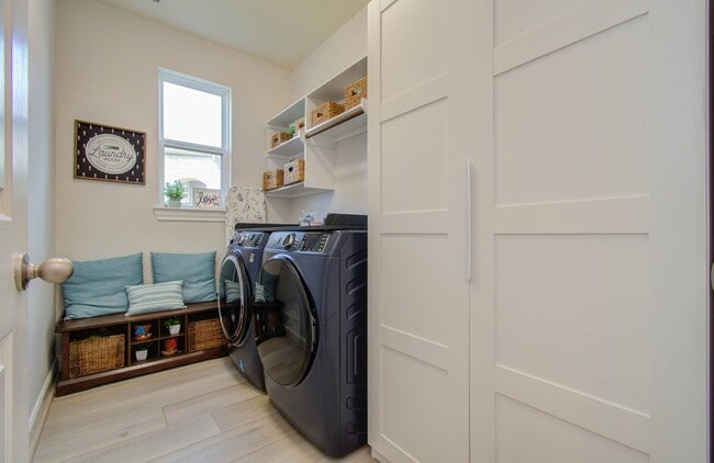 Building Photo - 5206 Belle Manor Ln