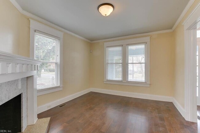 Building Photo - 615 W 34th St