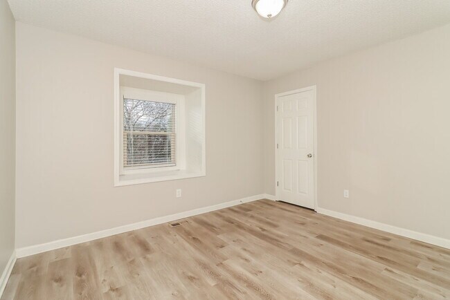 Building Photo - 18 Bramblewood Trail SW