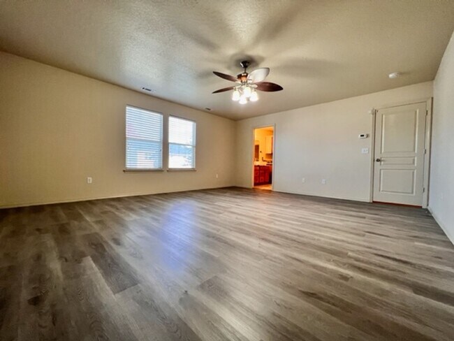 Building Photo - 4448 N Heritage Wds Wy