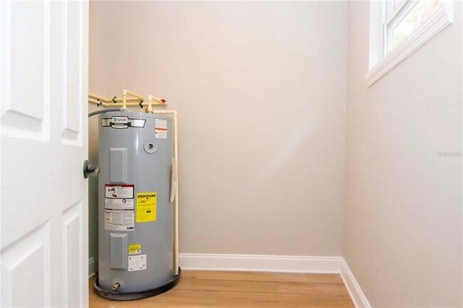 Building Photo - 3708 W Tyson Ave