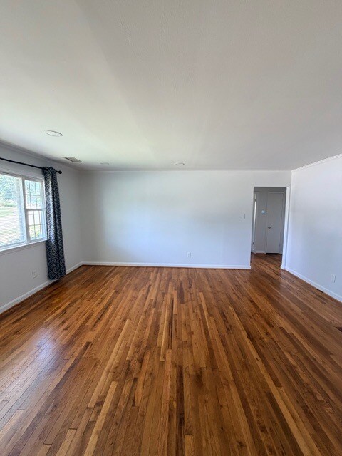 Building Photo - 2303 Katherine Ave