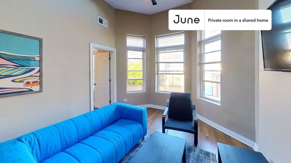 Building Photo - Private bedroom in 3 bed/1 bath Home
