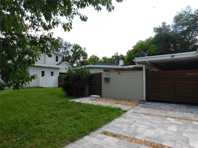 Building Photo - 2252 Howard Dr
