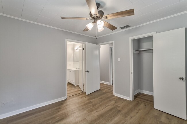 Building Photo - 1804 Larkwood Dr