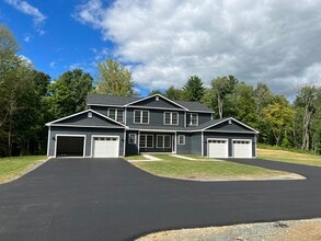 Building Photo - 5 Red Maple Ln