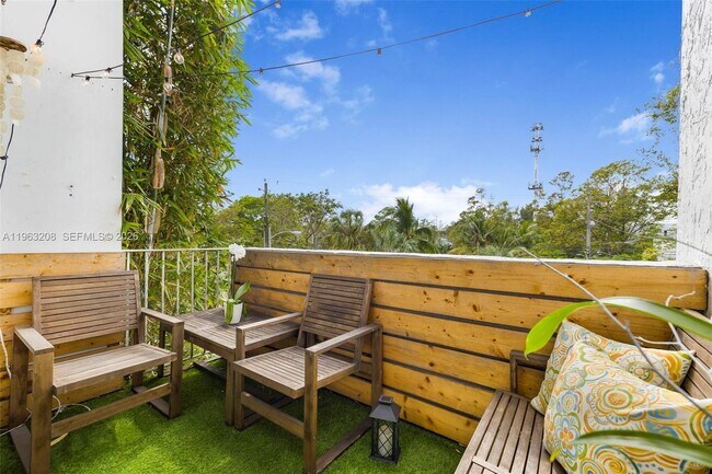 Building Photo - 7801 NE 4th Ct