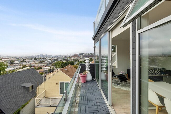 Building Photo - OPEN HOUSE: Saturday (6/27) 12:30pm-1:00pm. Stunning 3-Level Single Family Home with Modern Touch...