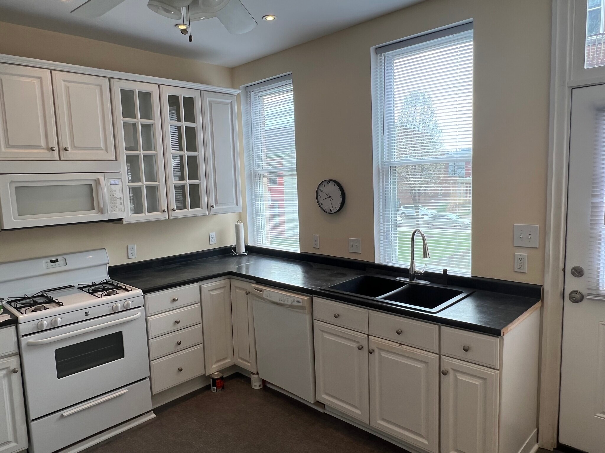 Kitchen - 1721 McCullough St