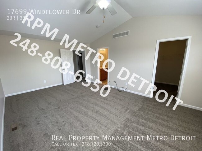 Building Photo - Beautiful Condo with Great Location,