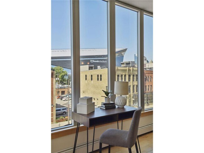 Building Photo - 215 10th Ave S