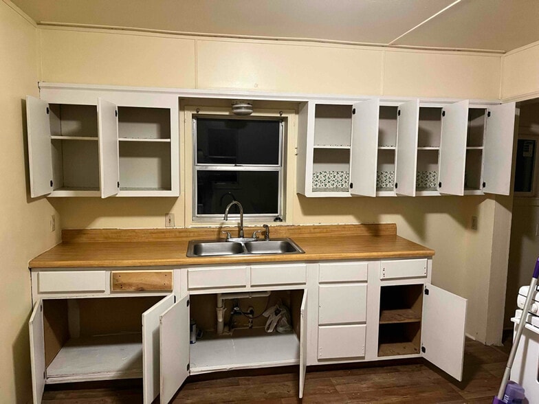 Building Photo - 236 S Oklahoma Ave