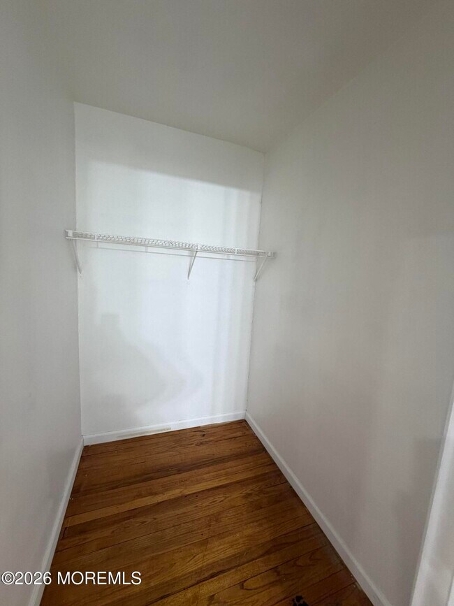 Building Photo - 364 Westwood Ave