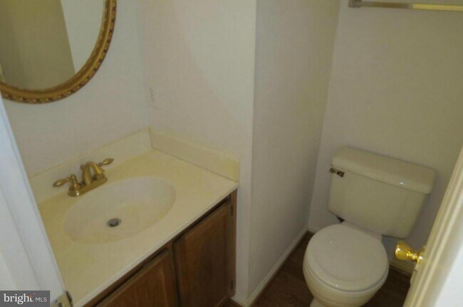 Building Photo - 2208 Wimbledon Cir