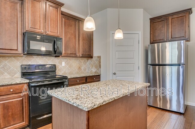 Building Photo - 5014 Vine Ln
