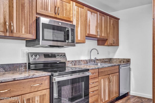 Building Photo - 1640 York Wy