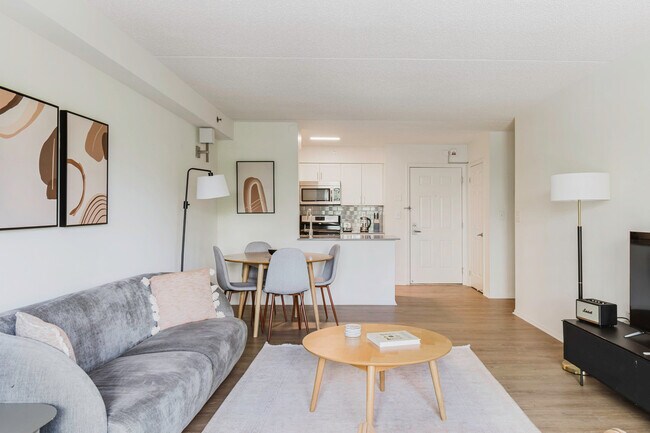 Building Photo - 444 Washington Blvd