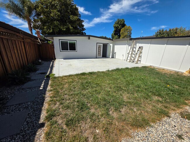 Building Photo - 624 N Fair Oaks Ave