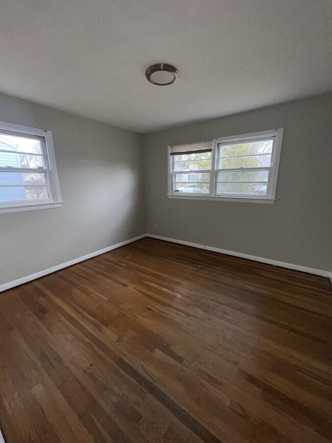 Building Photo - 1006 Highmont Dr