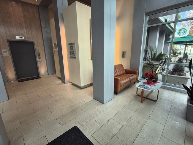 Building Photo - $500 MOVE IN SPECIAL!!! LUXURY 2 BEDROOM CONDO IN DOWNTOWN WALNUT CREEK, CA!